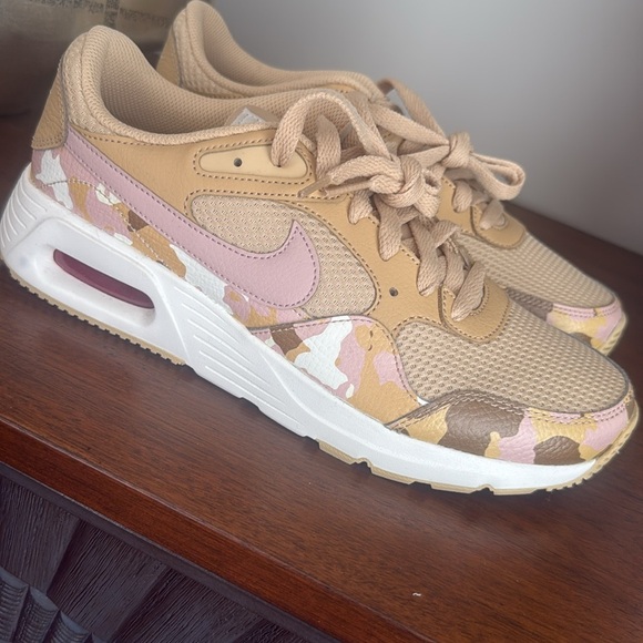NEW Nike Air Max SC US 8.5 Women's Beige and Pink Camo Sneakers - Picture 2 of 7